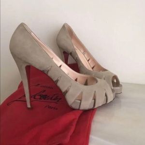 39.5 Christian Louboutin Fontanette